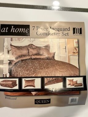 Queen 7-Piece Complete Bedding Set 1 Comforter 2 shams 1 bedskirt 3 pillows